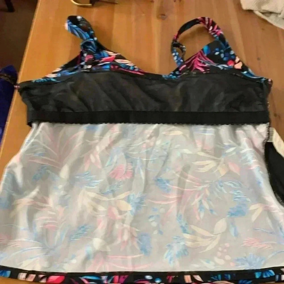 Christina  Tankini Top, Adjustable Straps, Colourful Size 18 - Picture 7 of 9
